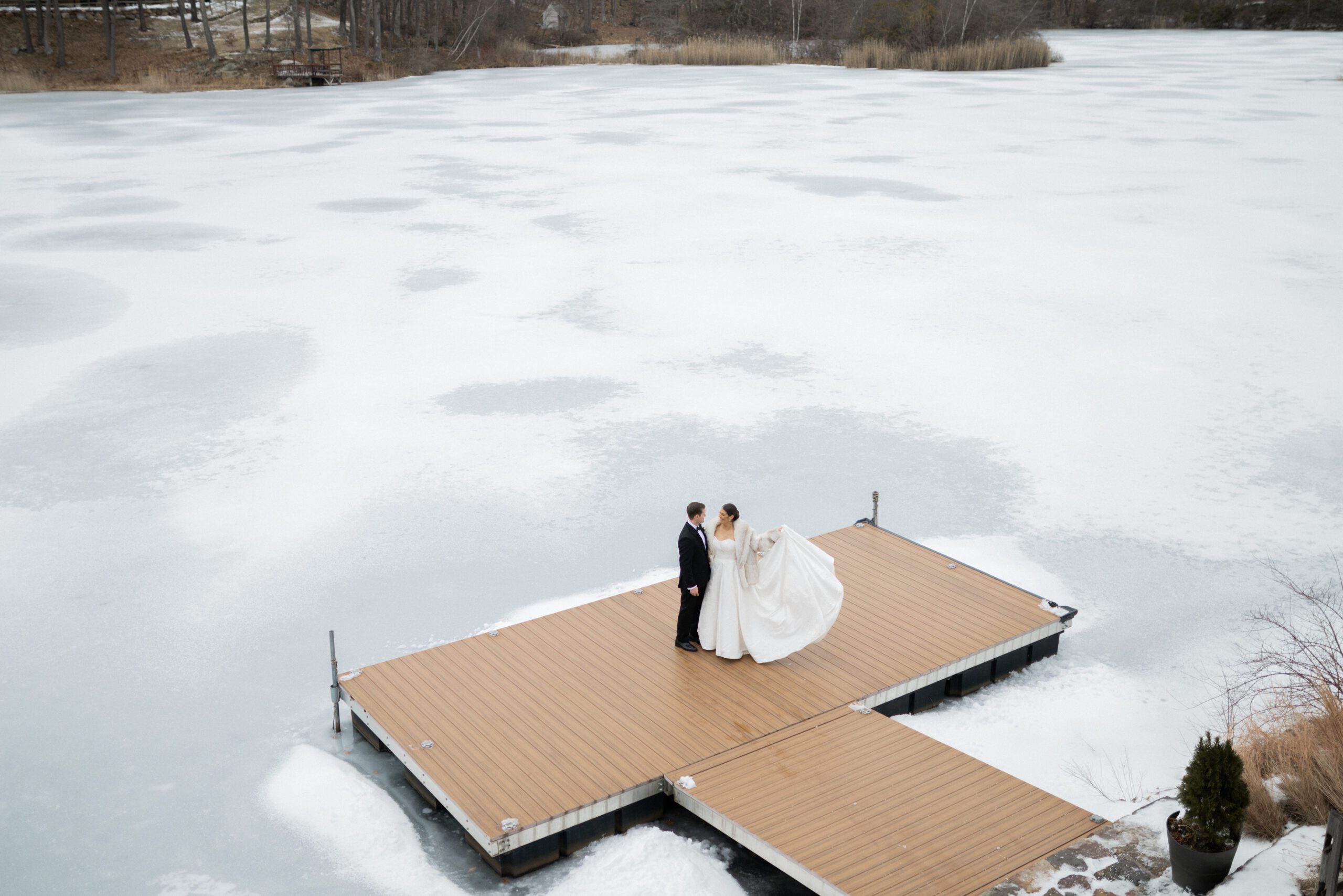 Rock Island Lake Club captured by NJ wedding photographers at Pearl Paper Studio.